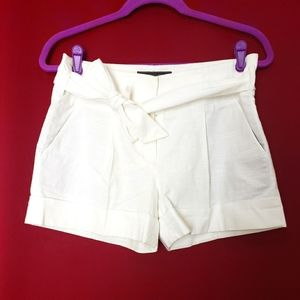 BCBG Maxazria White Linen Shorts (Size 2) Great Condition